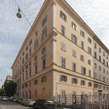 Rione Prati Elegant With Balcony Roma