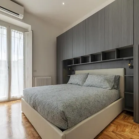 Rione Prati Elegant With Balcony Apartamento
