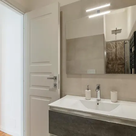 Rione Prati Elegant With Balcony Roma