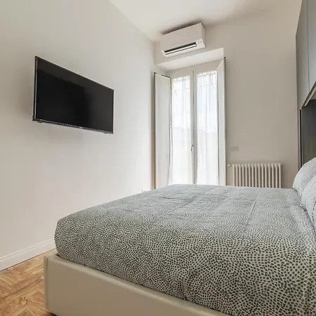 Rione Prati Elegant With Balcony Apartamento